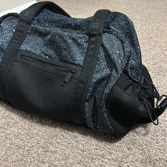 Lululemon - Picture 8 of 11